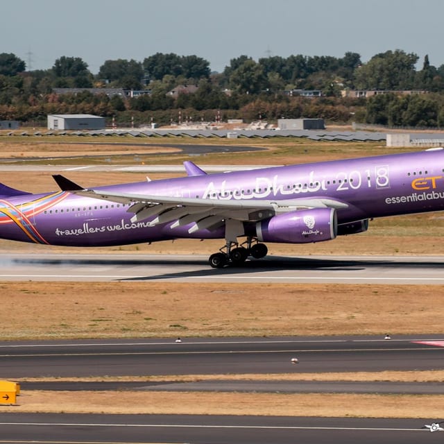 Airbus A330-300 A6-AFA Etihad Airways w malowaniu „Abu Dhabi 2018” – Düsseldorf
