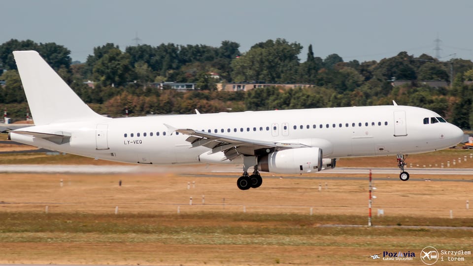 Airbus A320 LY-VEQ Avion Express – Düsseldorf