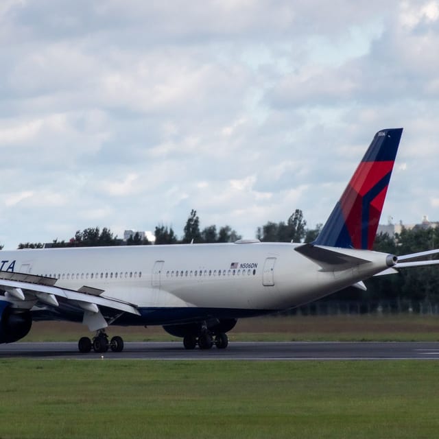 Airbus A350-900 N506DN Delta – Poznań-Ławica