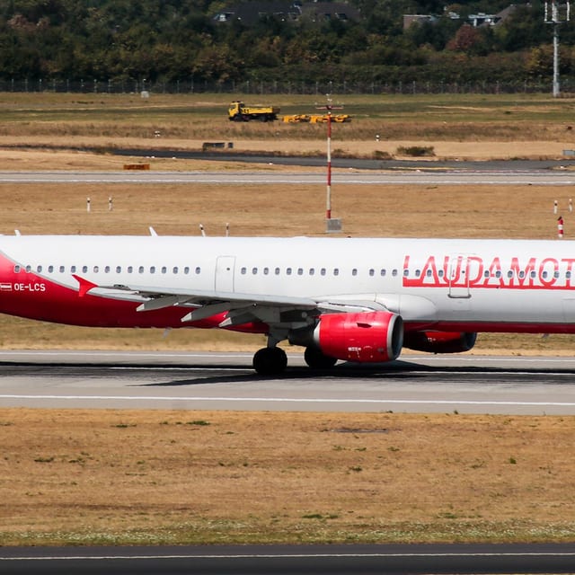 Airbus A321 OE-LCS Laudamotion – Düsseldorf