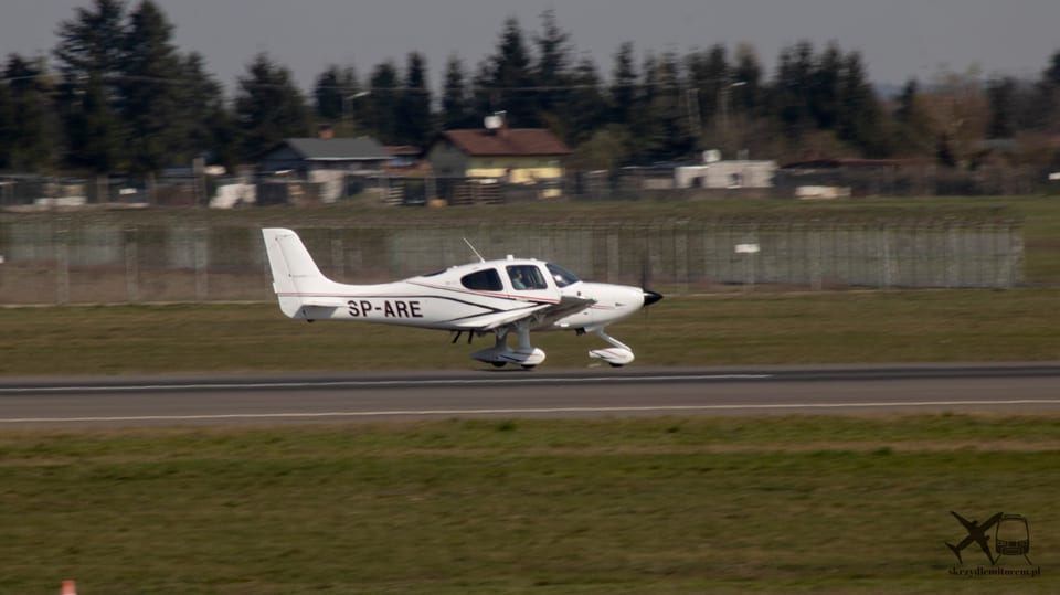 Cirrus SR20 GTS SP-ARE – Poznań-Ławica