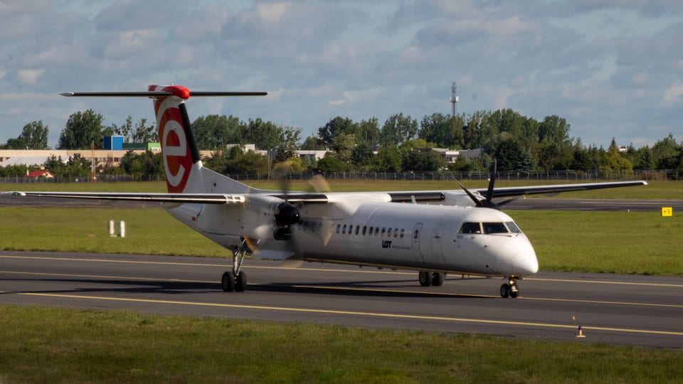 De Havilland Canada Dash 8-400 SP-EQH LOT – Poznań-Ławica