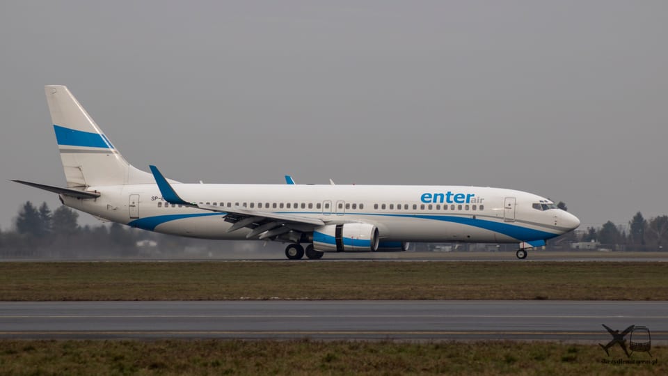 Boeing 737-800 SP-ESB Enter Air – Poznań-Ławica