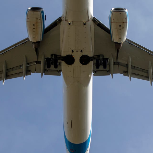 Boeing 737-800 SP-ESB Enter Air – Poznań-Ławica