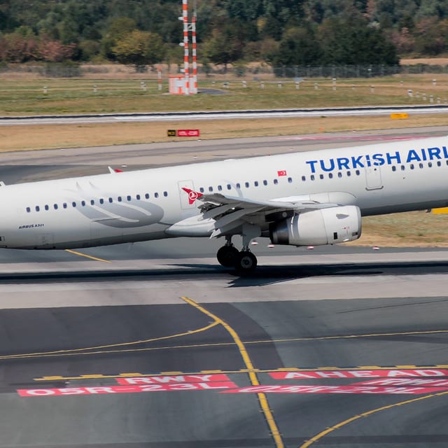 Airbus A321 TC-JSD Turkish Airlines – Düsseldorf